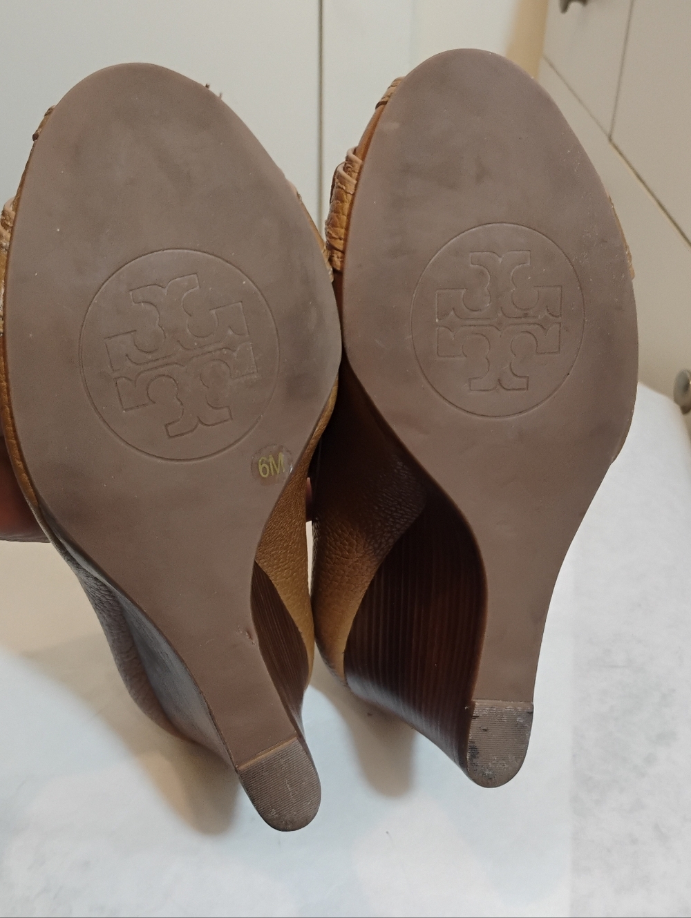 Tory Burch Carnell Peep Toe Wedge Size 6M - Picture 2 of 13